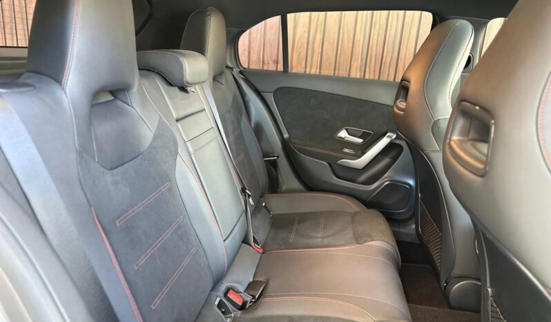 
								MERCEDES-BENZ A 200 cheio									