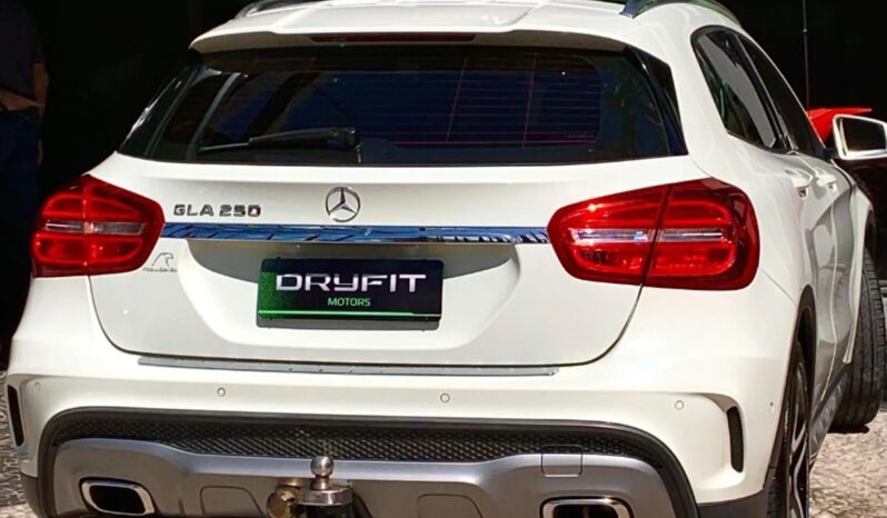 
								MERCEDES-BENZ GLA 250 cheio									