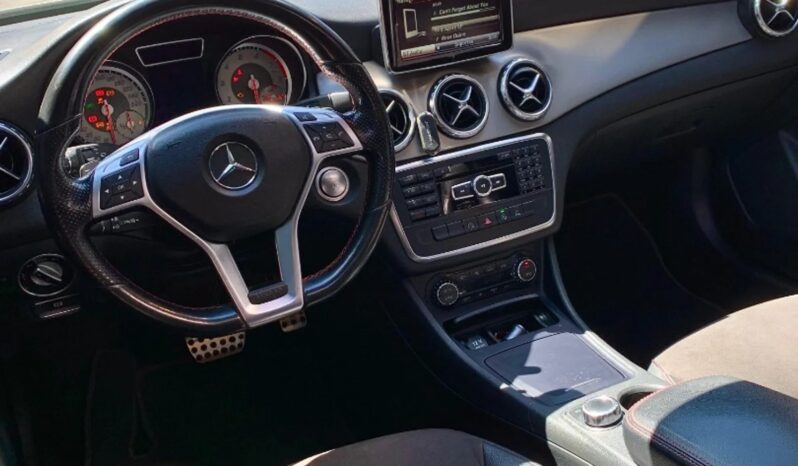 
								MERCEDES-BENZ GLA 250 cheio									