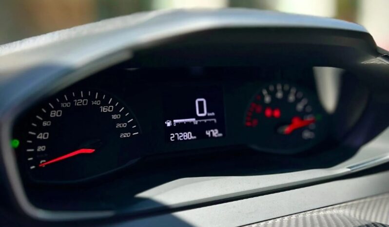 
								PEUGEOT 208 cheio									