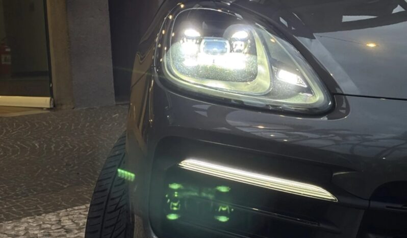 
								PORSCHE CAYENNE cheio									