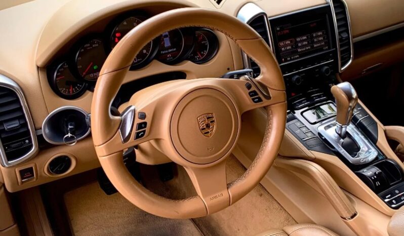 
								PORSCHE CAYENNE cheio									