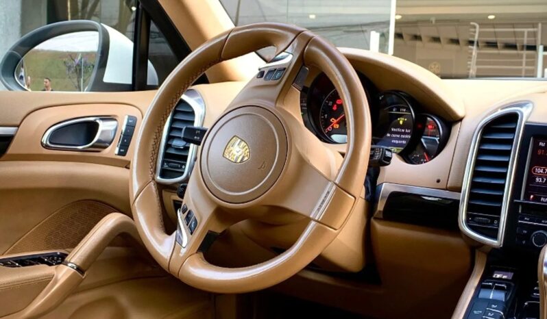 
								PORSCHE CAYENNE cheio									