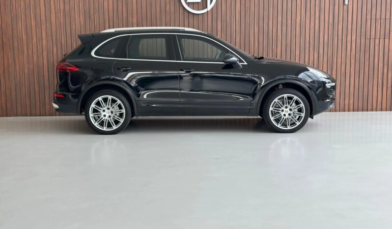 
								PORSCHE CAYENNE cheio									