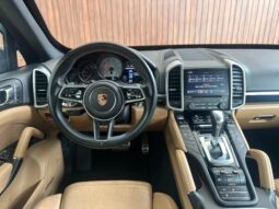 
										PORSCHE CAYENNE cheio									