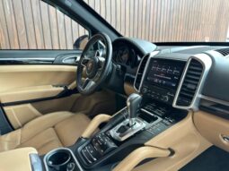 
										PORSCHE CAYENNE cheio									