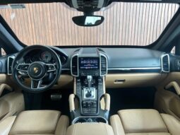 
										PORSCHE CAYENNE cheio									
