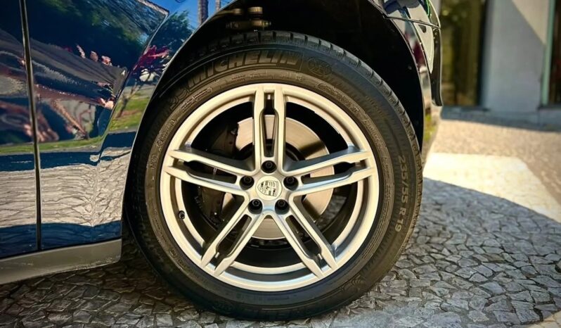 
								PORSCHE MACAN cheio									