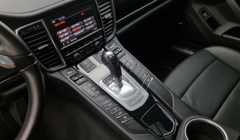 
								PORSCHE PANAMERA cheio									