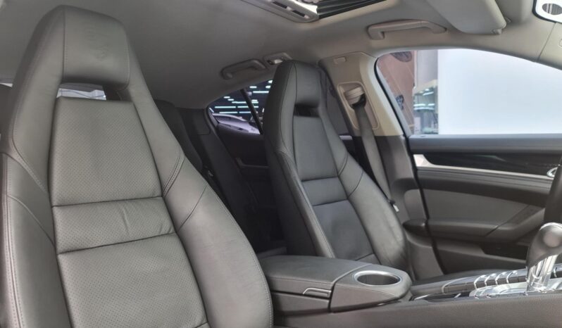 
								PORSCHE PANAMERA cheio									