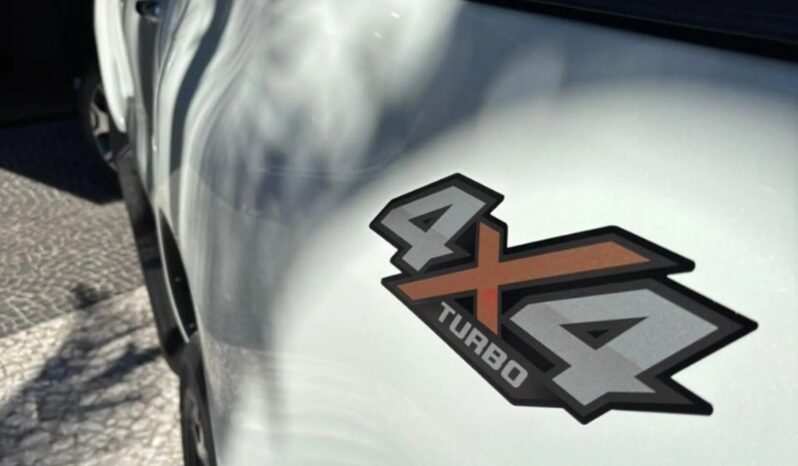 
								TOYOTA HILUX cheio									