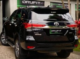 TOYOTA HILUX SW4
