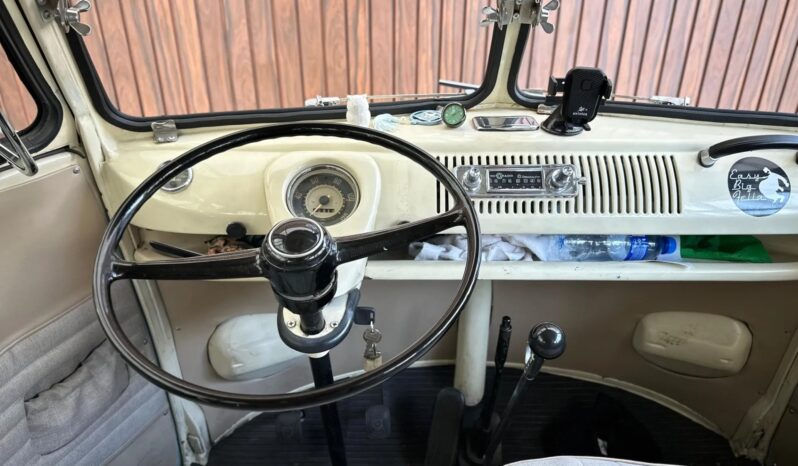 
								VOLKSWAGEN KOMBI cheio									