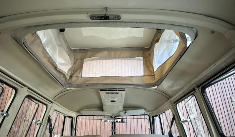 
								VOLKSWAGEN KOMBI cheio									