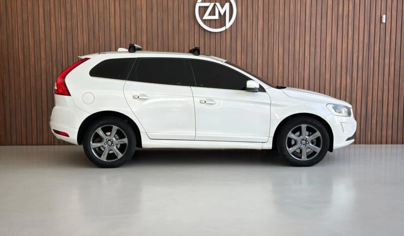 
								VOLVO XC60 cheio									
