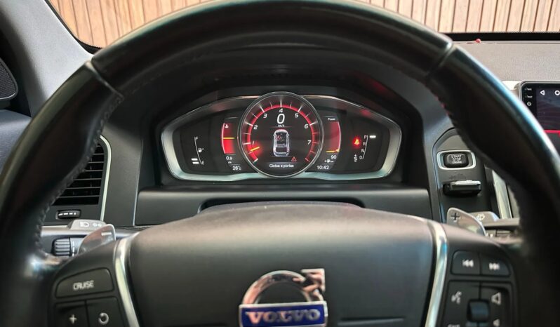 
								VOLVO XC60 cheio									