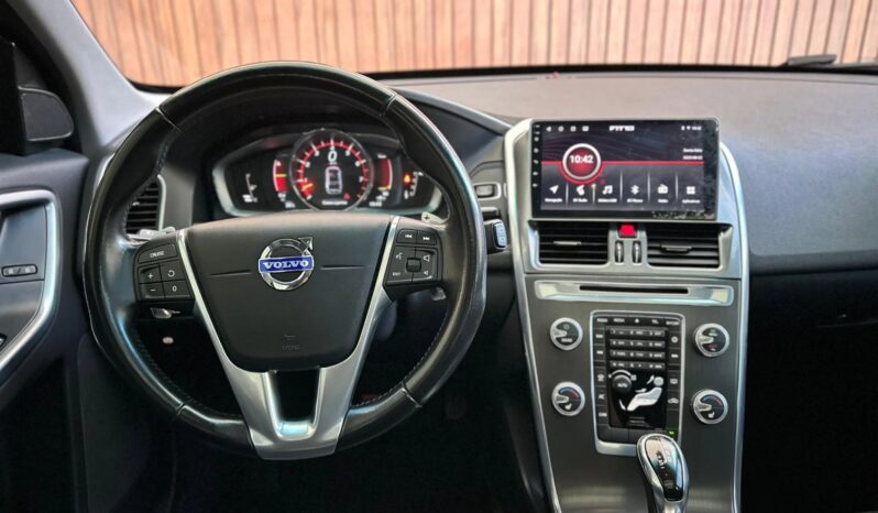 
								VOLVO XC60 cheio									