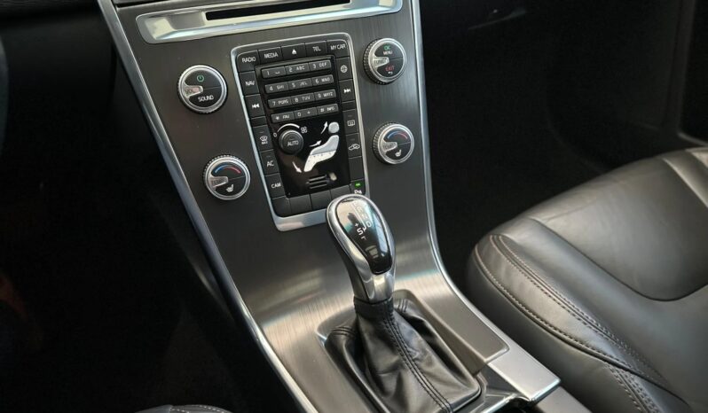 
								VOLVO XC60 cheio									