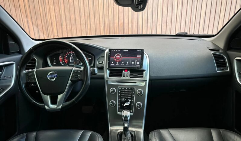 
								VOLVO XC60 cheio									